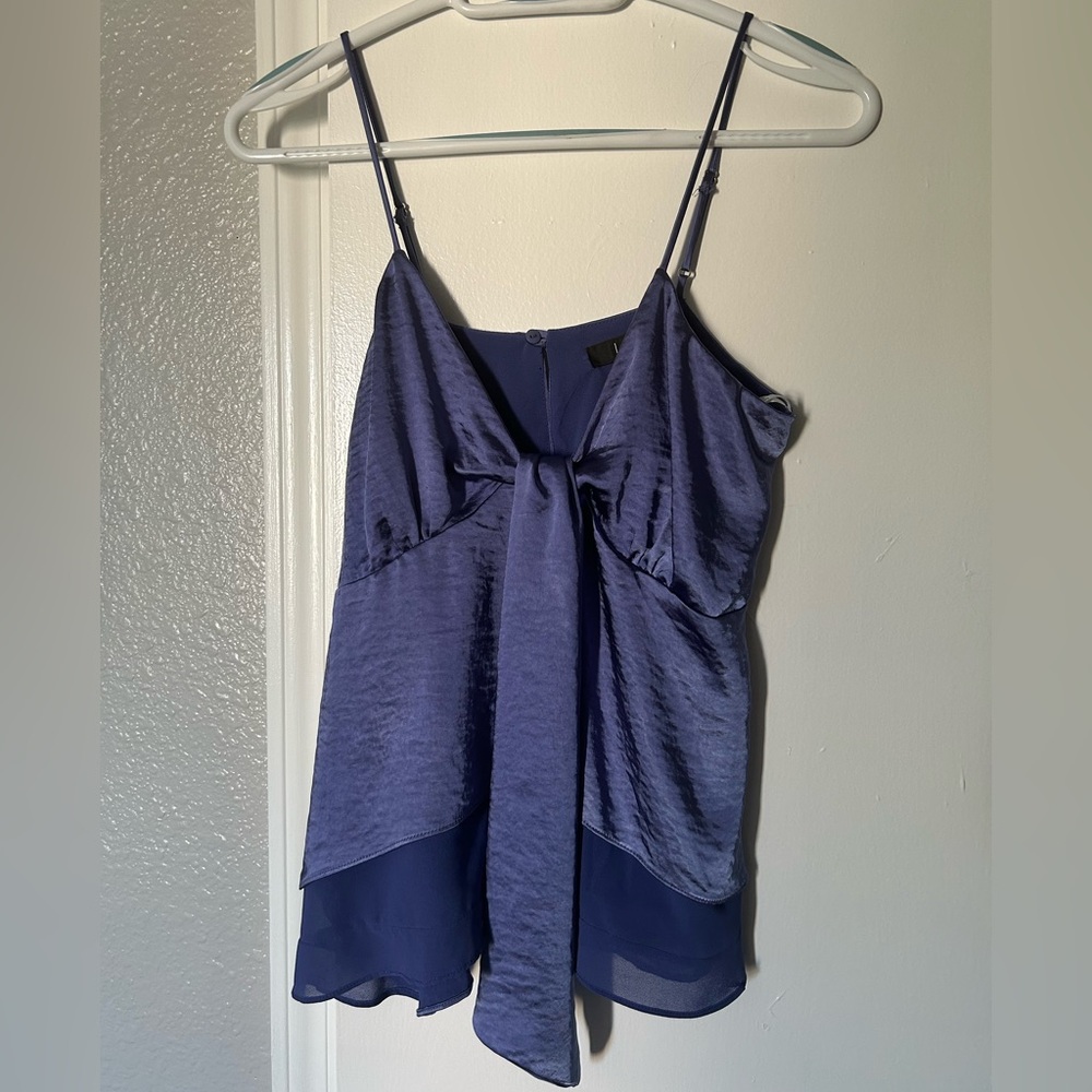 NWOT Lulu’s blue silky top